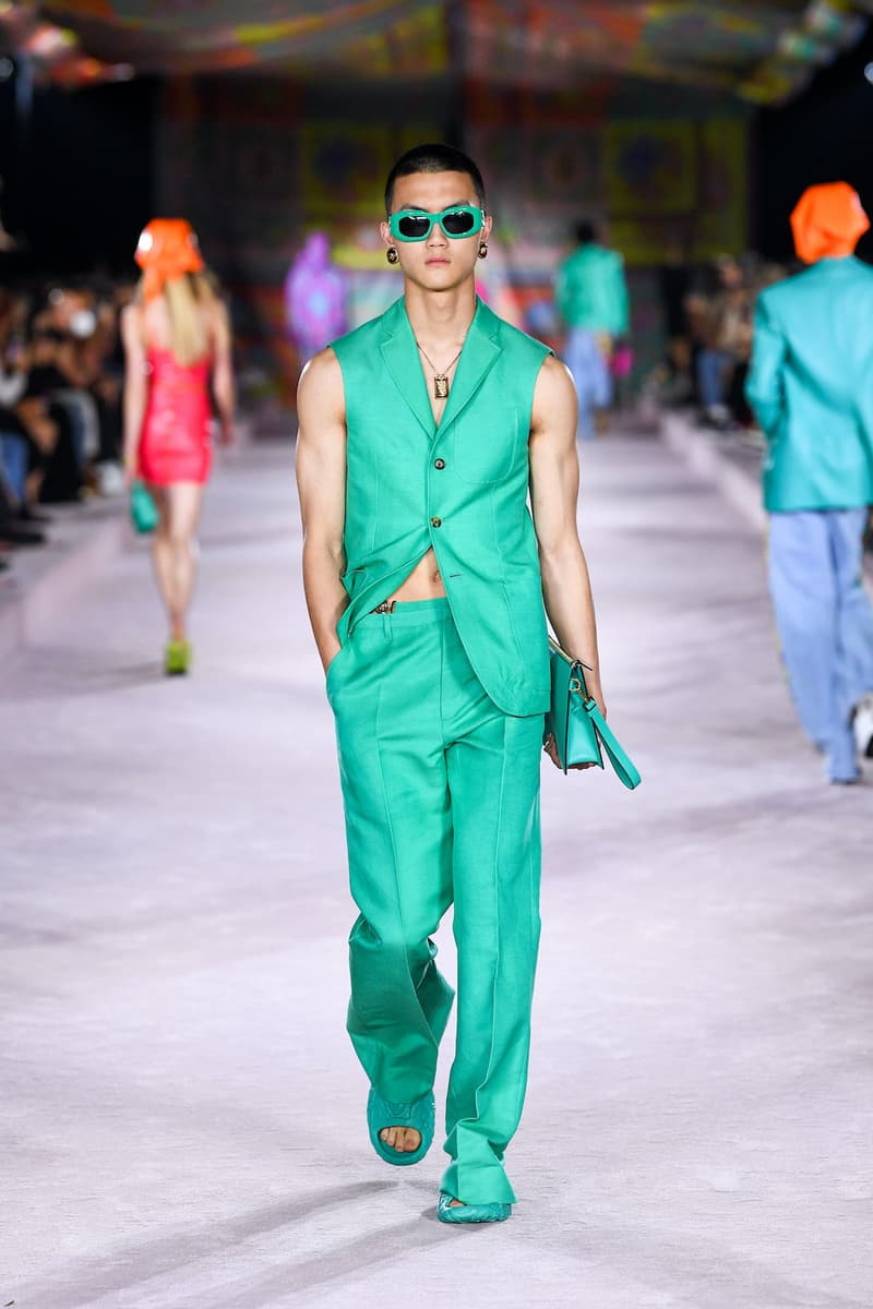 Versace SS22 Spring Summer 2022 Milan Fashion Week Runway Gigi Hadid Dua Lipa