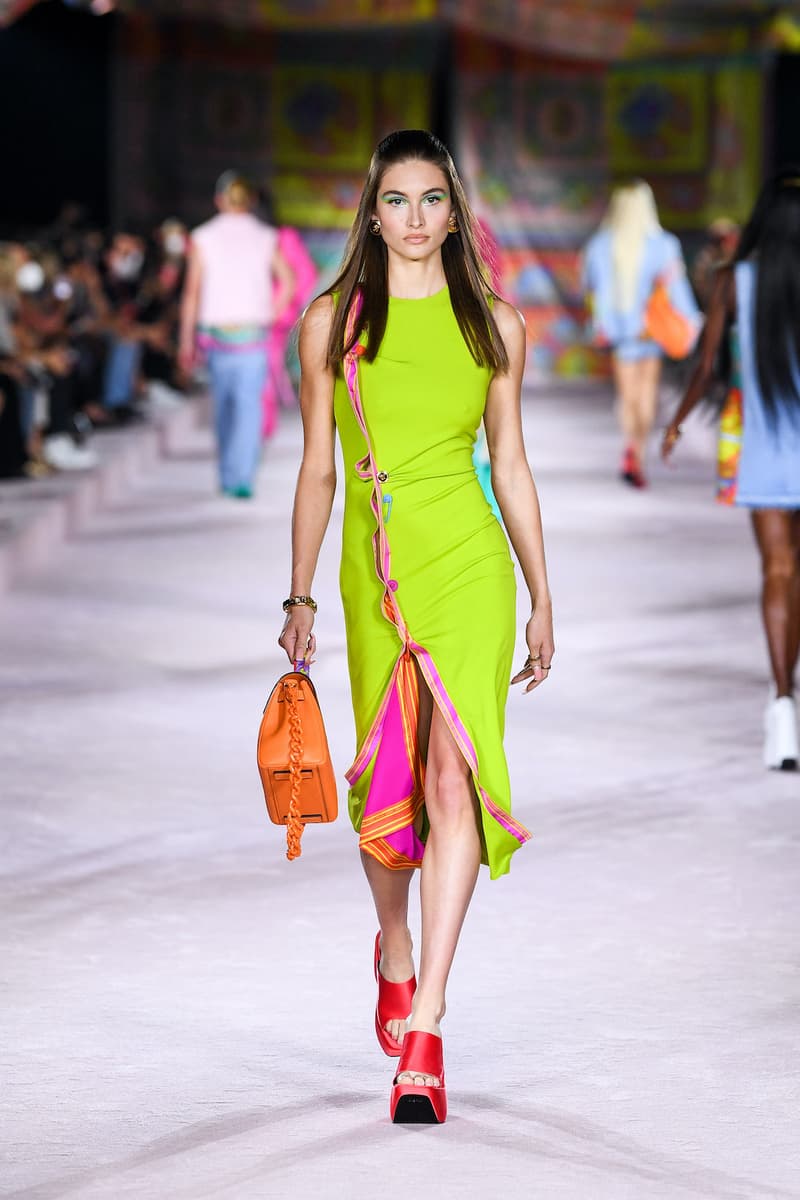 Versace SS22 Spring Summer 2022 Milan Fashion Week Runway Gigi Hadid Dua Lipa