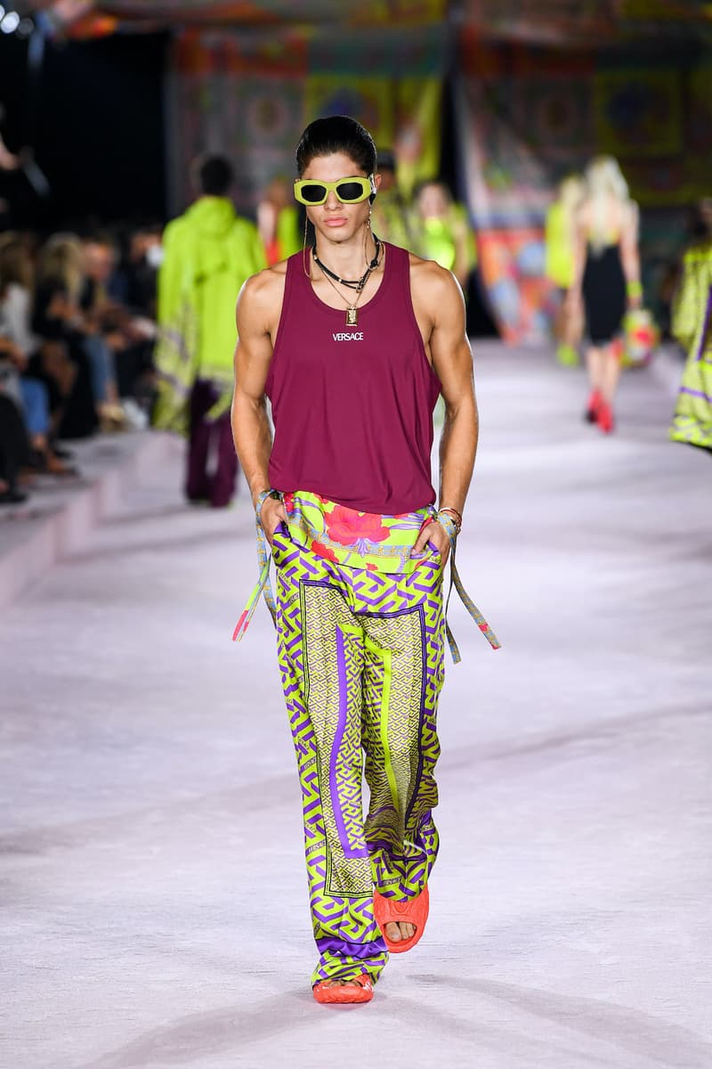 Versace SS22 Spring Summer 2022 Milan Fashion Week Runway Gigi Hadid Dua Lipa