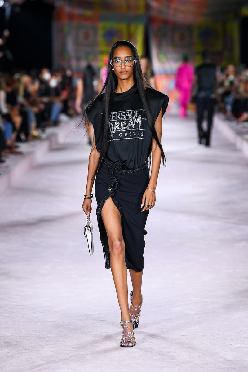 Versace SS22 Spring Summer 2022 Milan Fashion Week Runway Gigi Hadid Dua Lipa