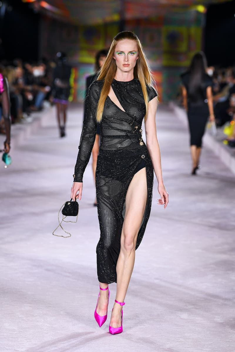 Versace SS22 Spring Summer 2022 Milan Fashion Week Runway Gigi Hadid Dua Lipa