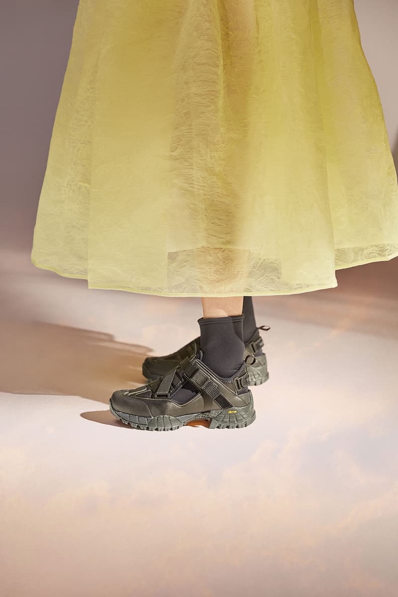 YUME YUME Fall Winter FW21 Living Above Clouds Walker Black
