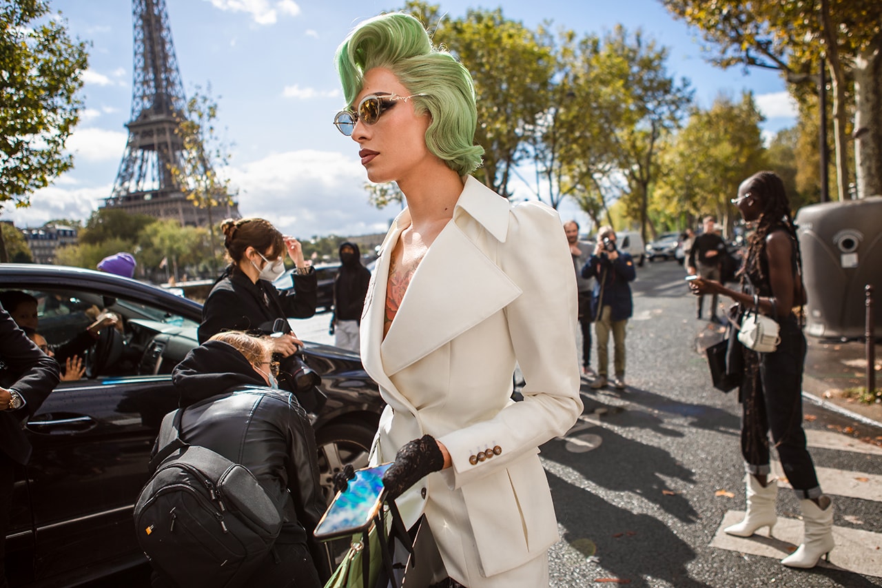 Paris Fashion Week Spring Summer 2022 SS22 Street Style Look Outfit Influencer Green Hair White Jacket