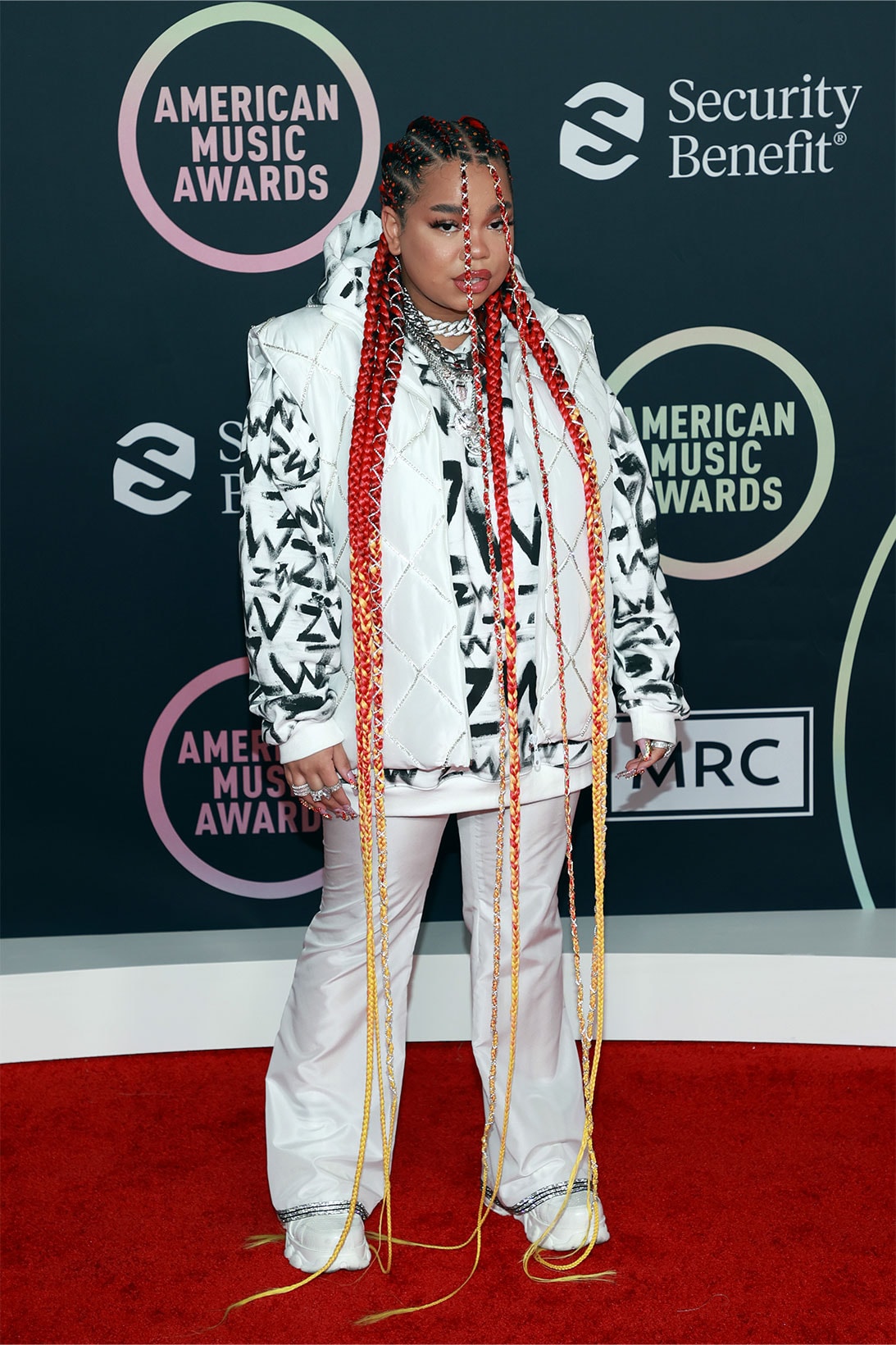 2021 American Music Awards AMAs Red Carpet Best Celebrity Looks Zoe Wees