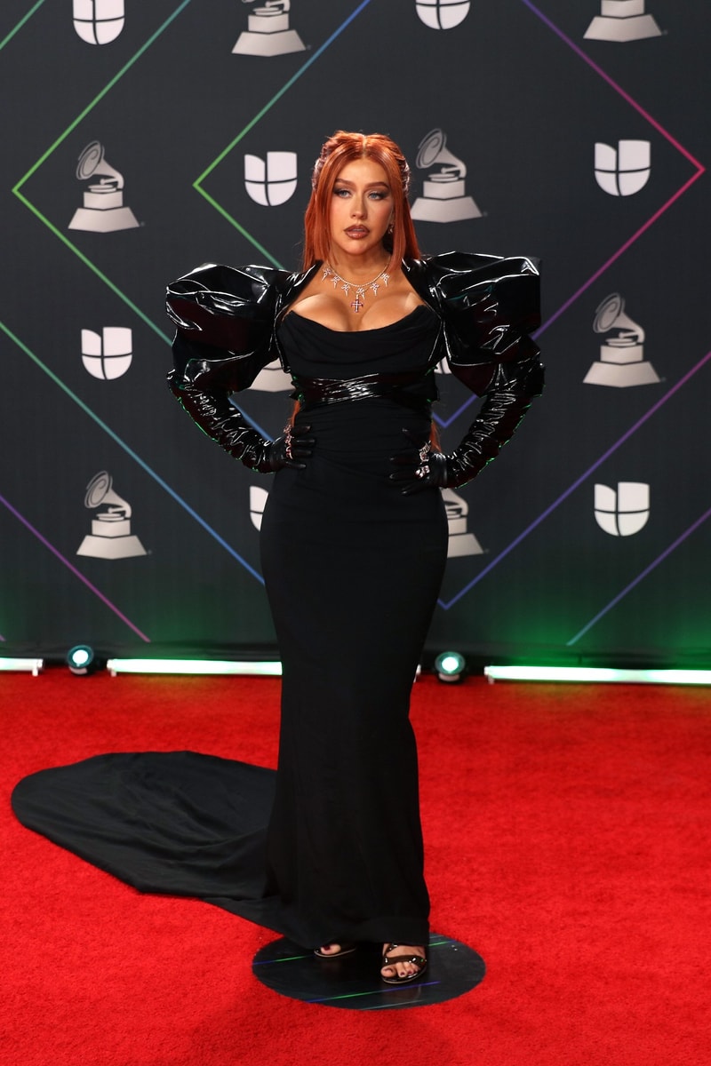 black leather christina aguilera red carpet latin grammys