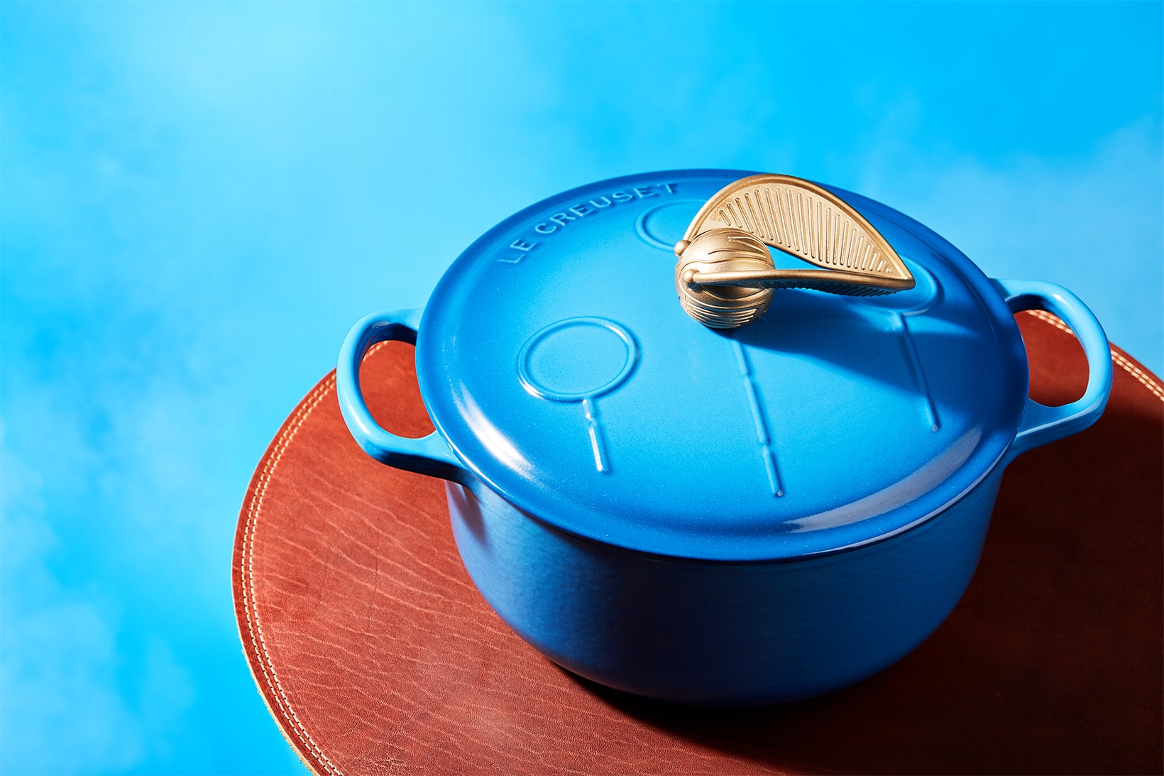 Le Creuset Harry Potter Kitchenware Collaboration Collection dutch oven pot blue