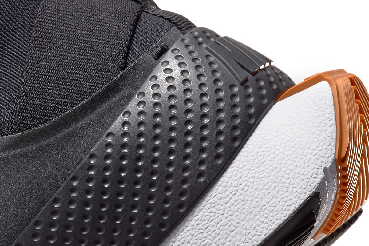 Nike GO FlyEase Black Gum Hands-Free Slip On Sneakers Details