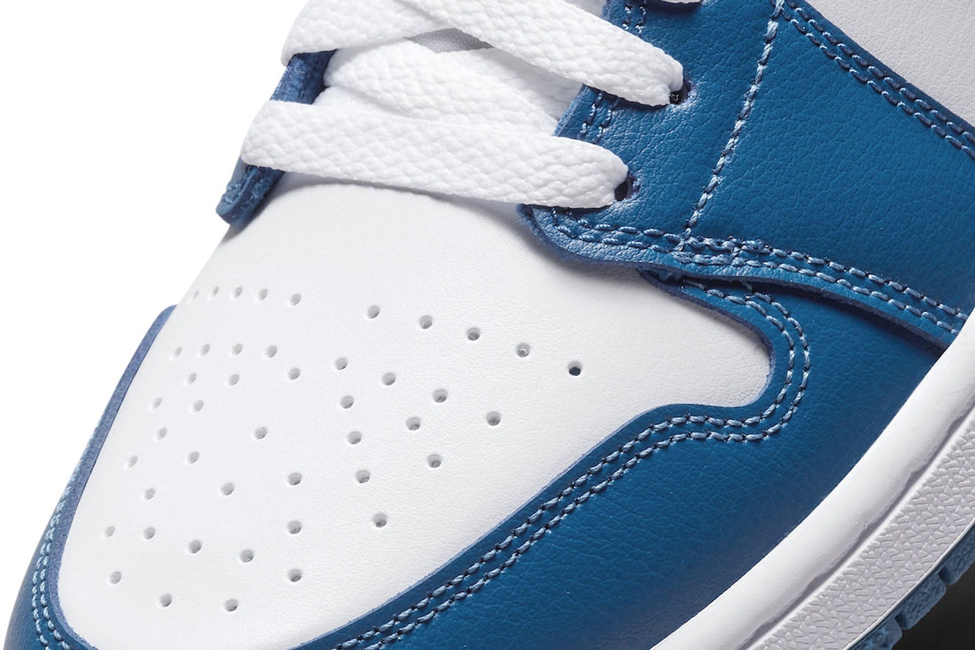 Nike Air Jordan 1 Low AJ1 Marina Blue Details