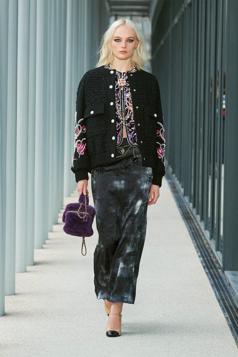 Chanel Métiers d'art 2021 2022 Collection Runway Show
