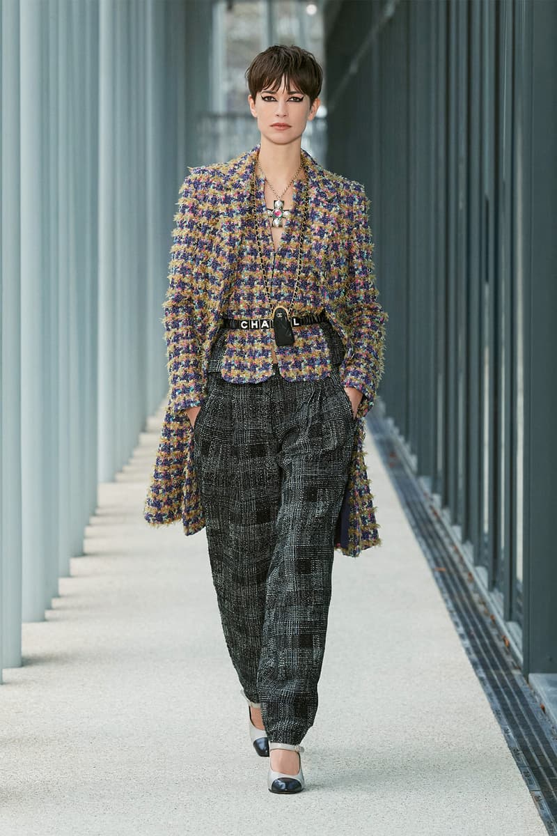 Chanel Métiers d'art 2021 2022 Collection Runway Show