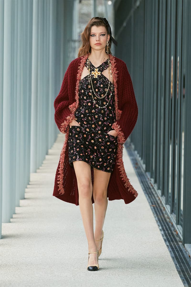 Chanel Métiers d'art 2021 2022 Collection Runway Show