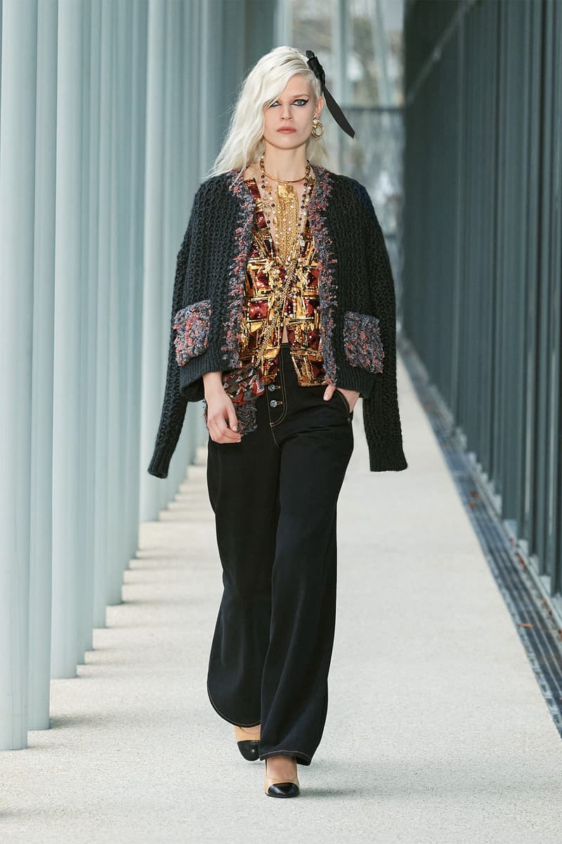 Chanel Métiers d'art 2021 2022 Collection Runway Show