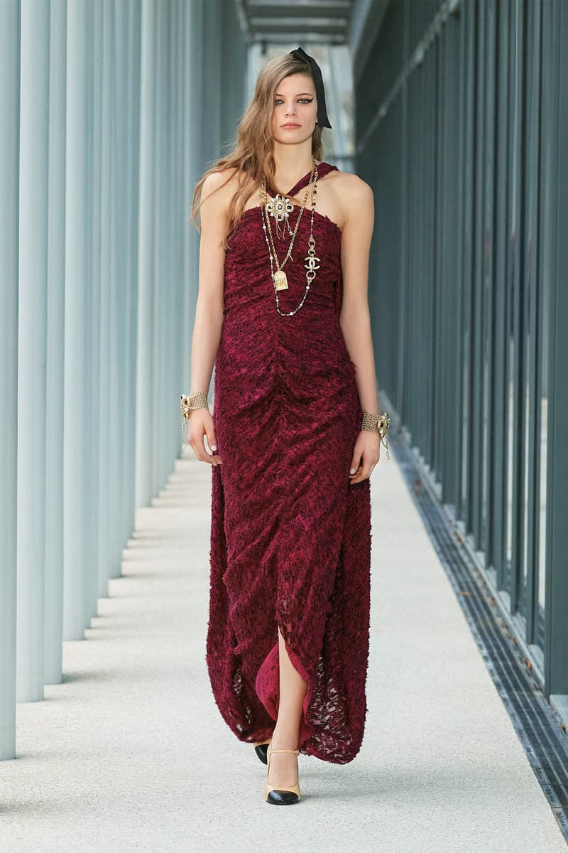 Chanel Métiers d'art 2021 2022 Collection Runway Show