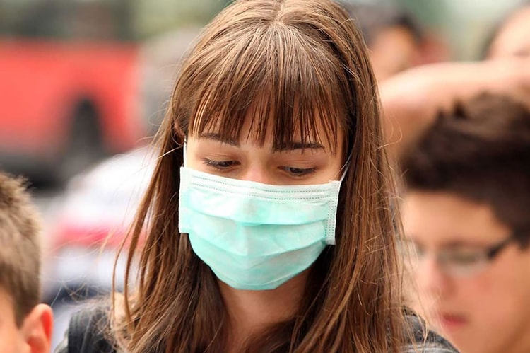 This Face Mask Will Glow Under UV Light if Exposed to COVID-19