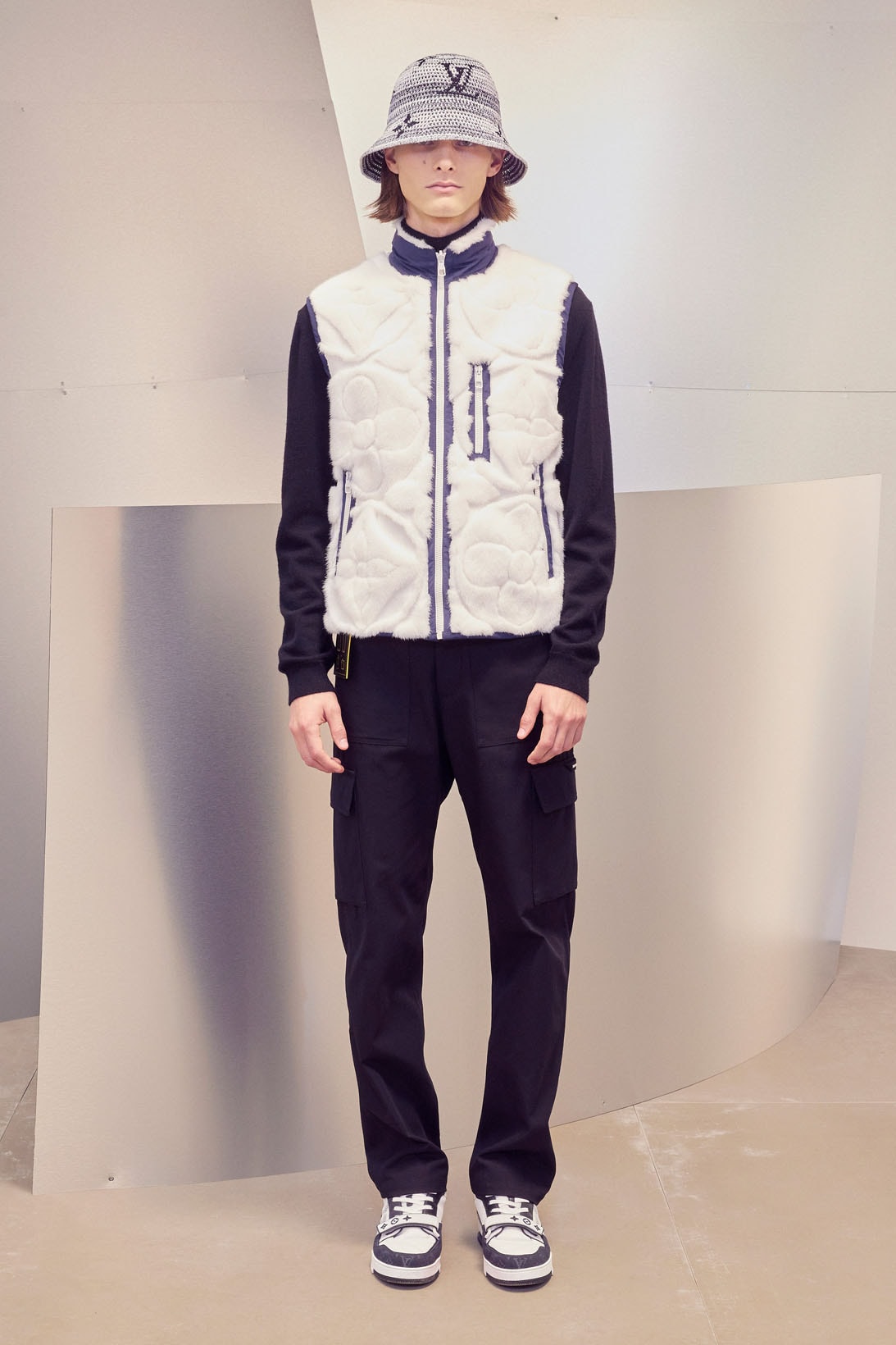 Louis Vuitton Men's Virgil Abloh Pre-Fall 2022 Collection Vest Trainers SNeakers