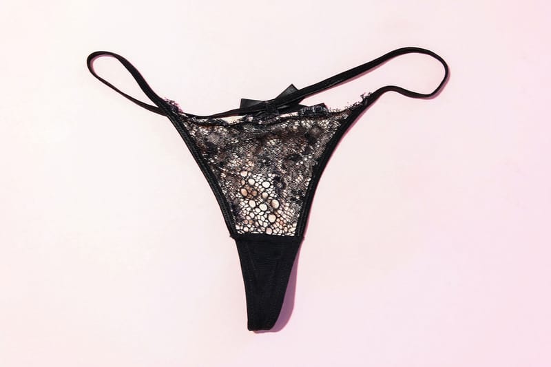 Man Kicked Off Flight for Wearing Thongs as Face Mask