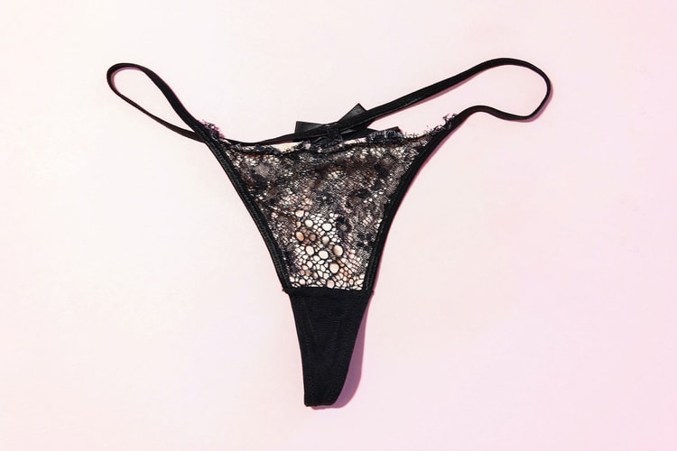 Man Kicked Off Flight for Wearing Thongs as Face Mask