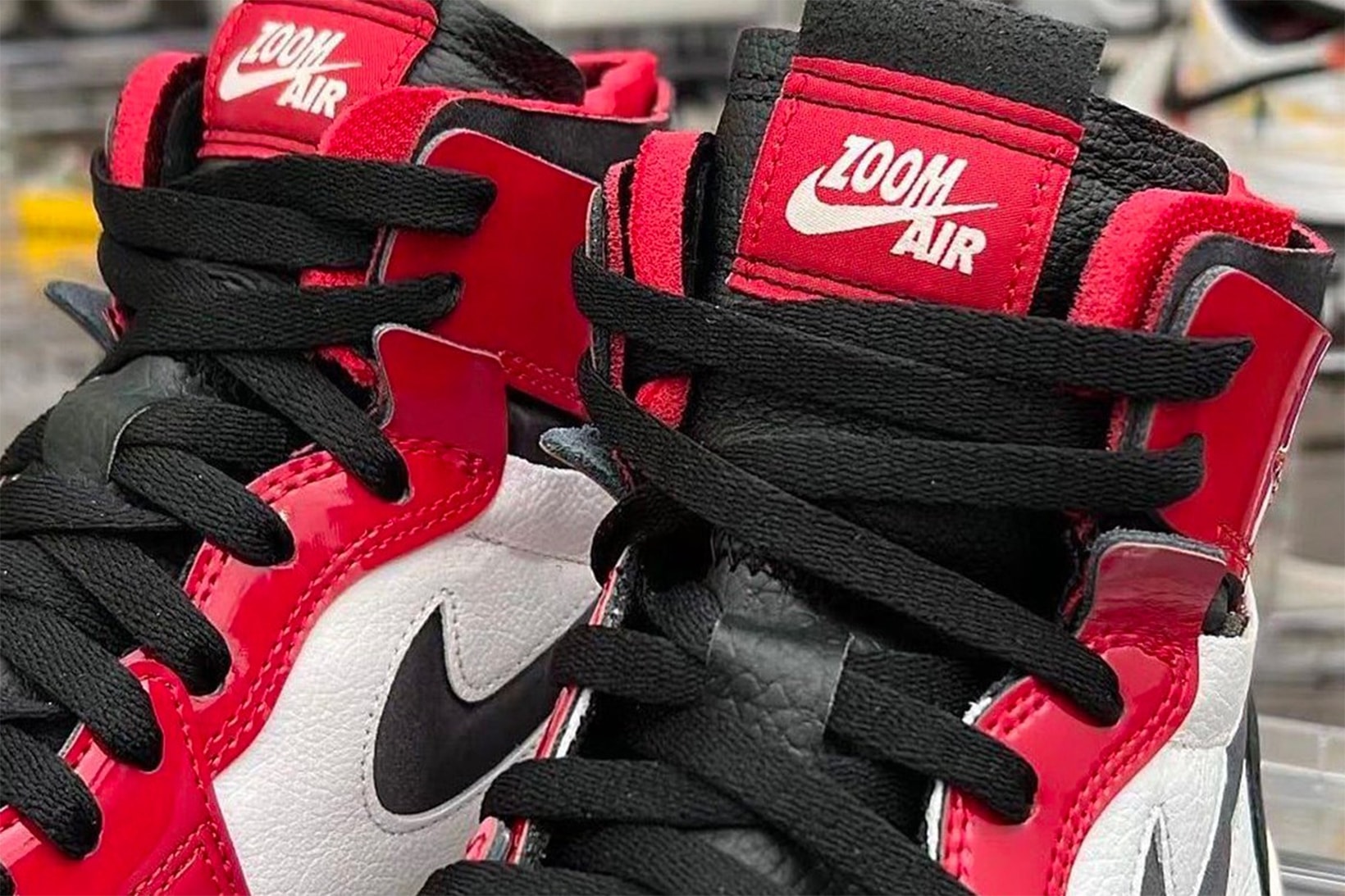 Nike Air Jordan 1 Zoom CMFT Chicago Black Toe Patent Leather Tongue Tag Details