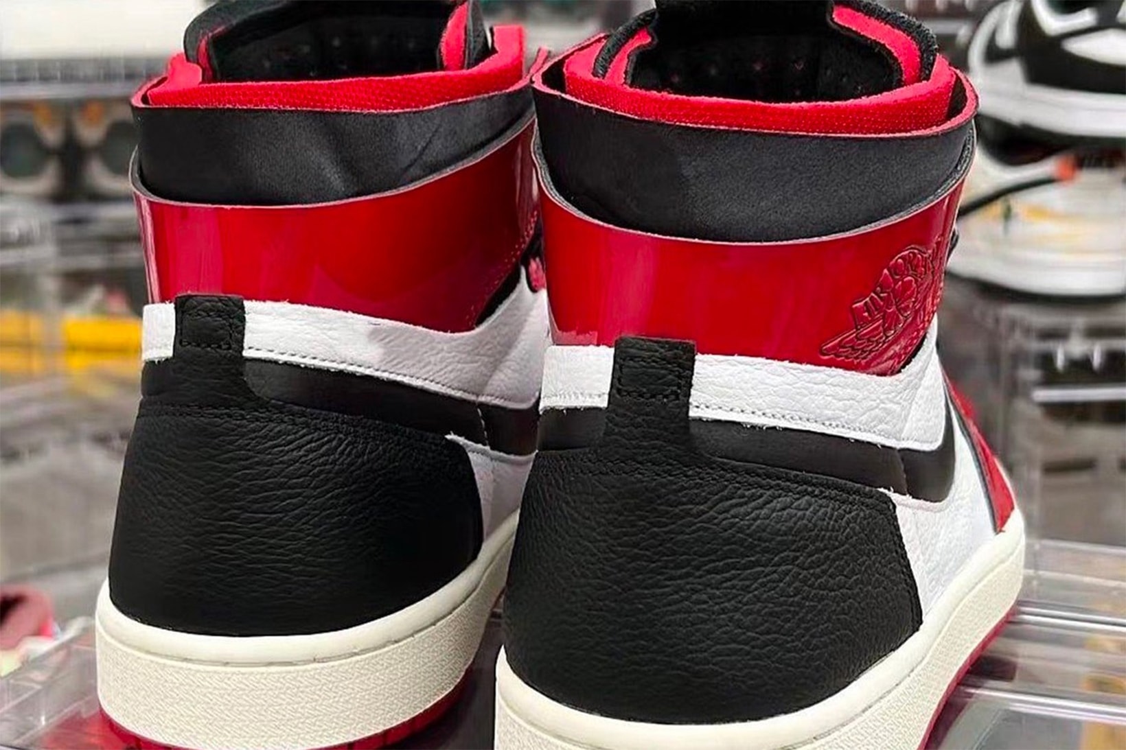 Nike Air Jordan 1 Zoom CMFT Chicago Black Toe Patent Leather Collar Heel