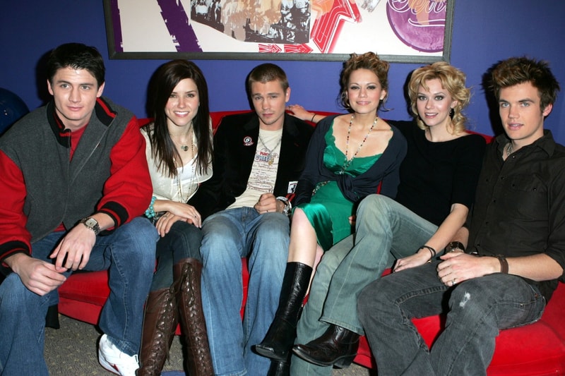 one tree hill cast chad michael murray sophia bush hilarie burton james lafferty bethany joy lenz tyler hilton reboot reunion tv show actors