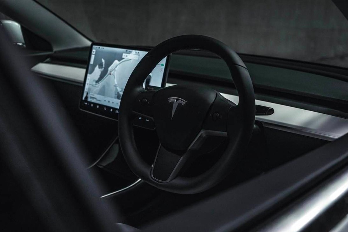 Tesla Autopilot Woman Gives Birth Baby Front Seat News