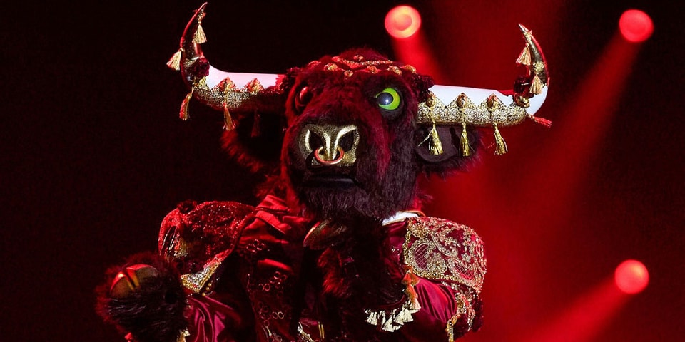Кто был под маской быка. Шоу маска бык. The masked Singer bull. Шоу маска зарубежные костюмы.