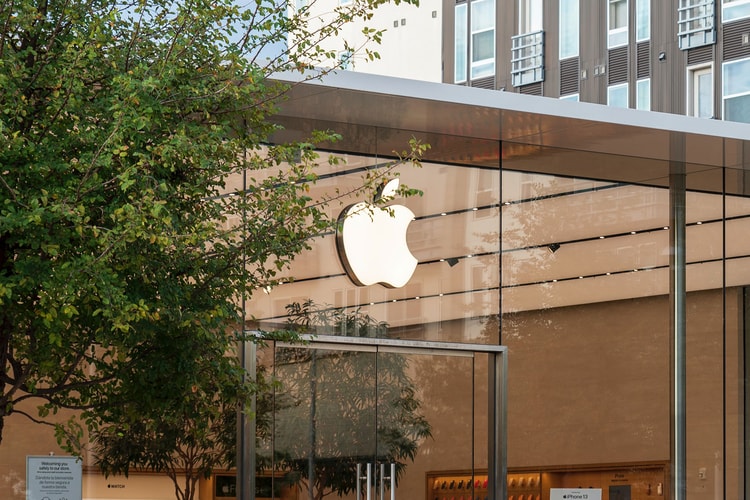 Apple Requiring Employees To Get COVID-19 Booster Shots To Enter Offices and Stores