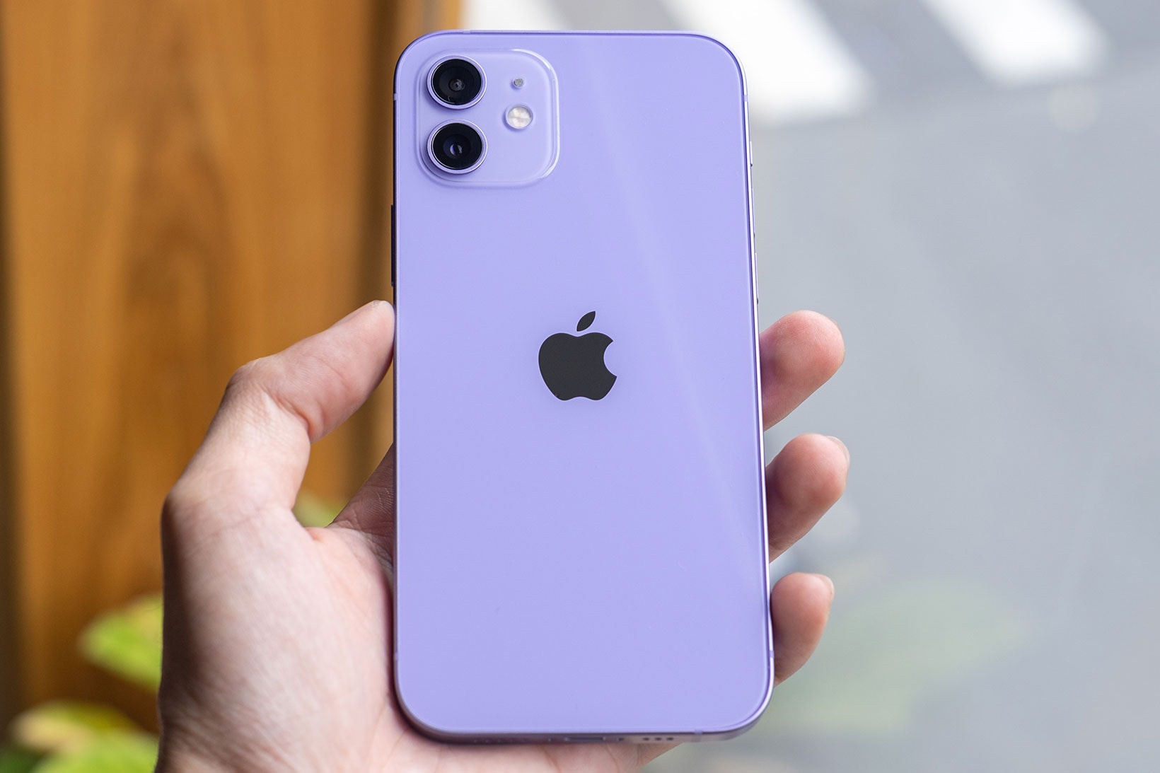 Apple iOS 15.4 Beta iPhone Tech Purple