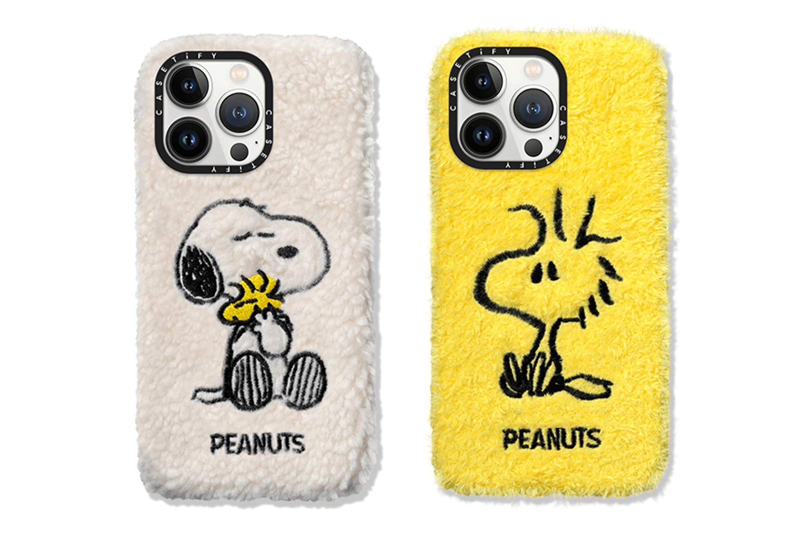 Casetify Peanuts Snoopy Collaboration Accessories Fleece Case Snoopy Woodstock Product Shot