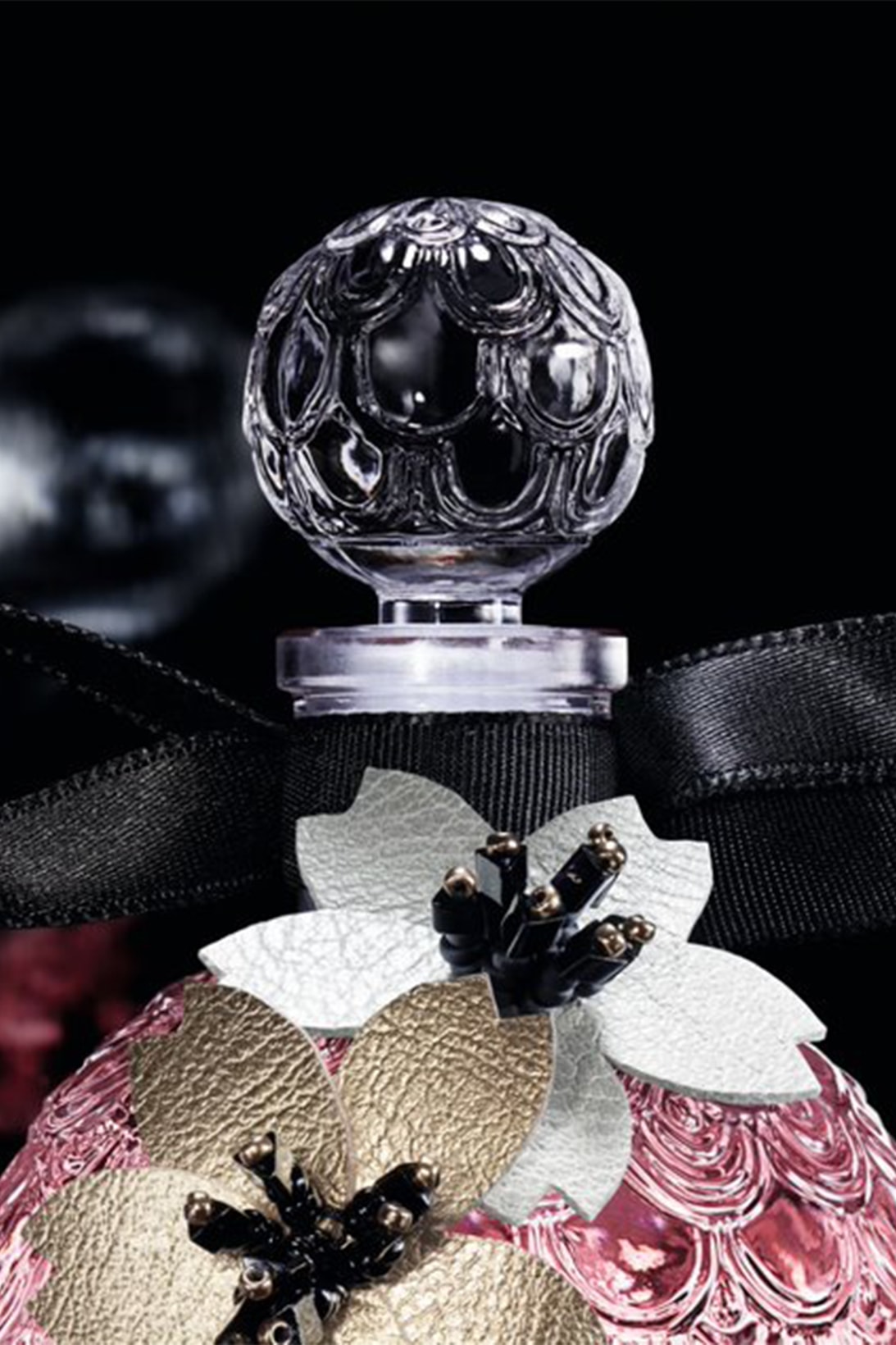 Guerlain Cherry Blossoms Perfumes Fragrances Bee Bottle Kyoko Sugiura Cover