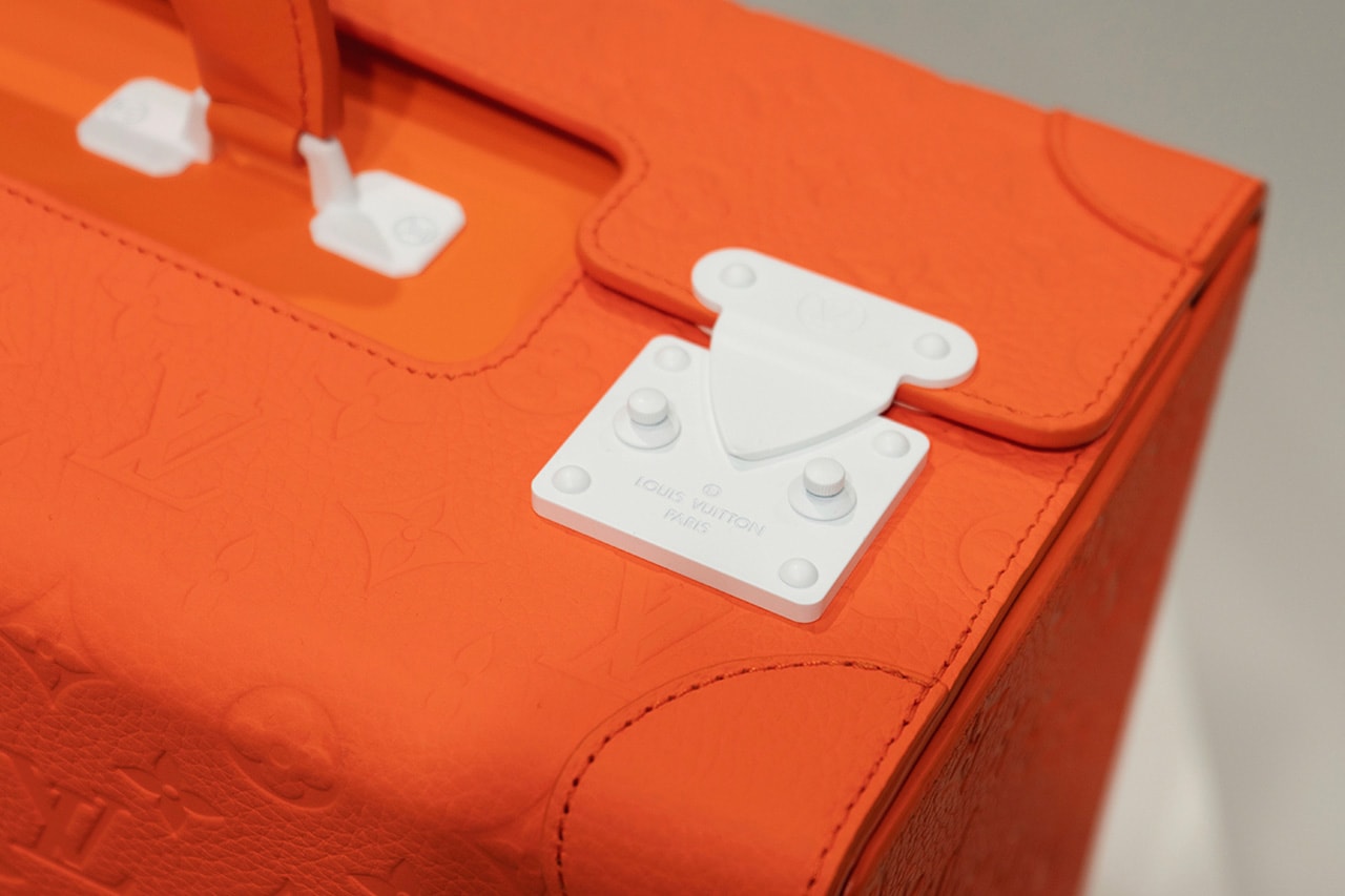 Louis Vuitton Nike Virgil Abloh Air Force 1 Sneakers Case Box Details