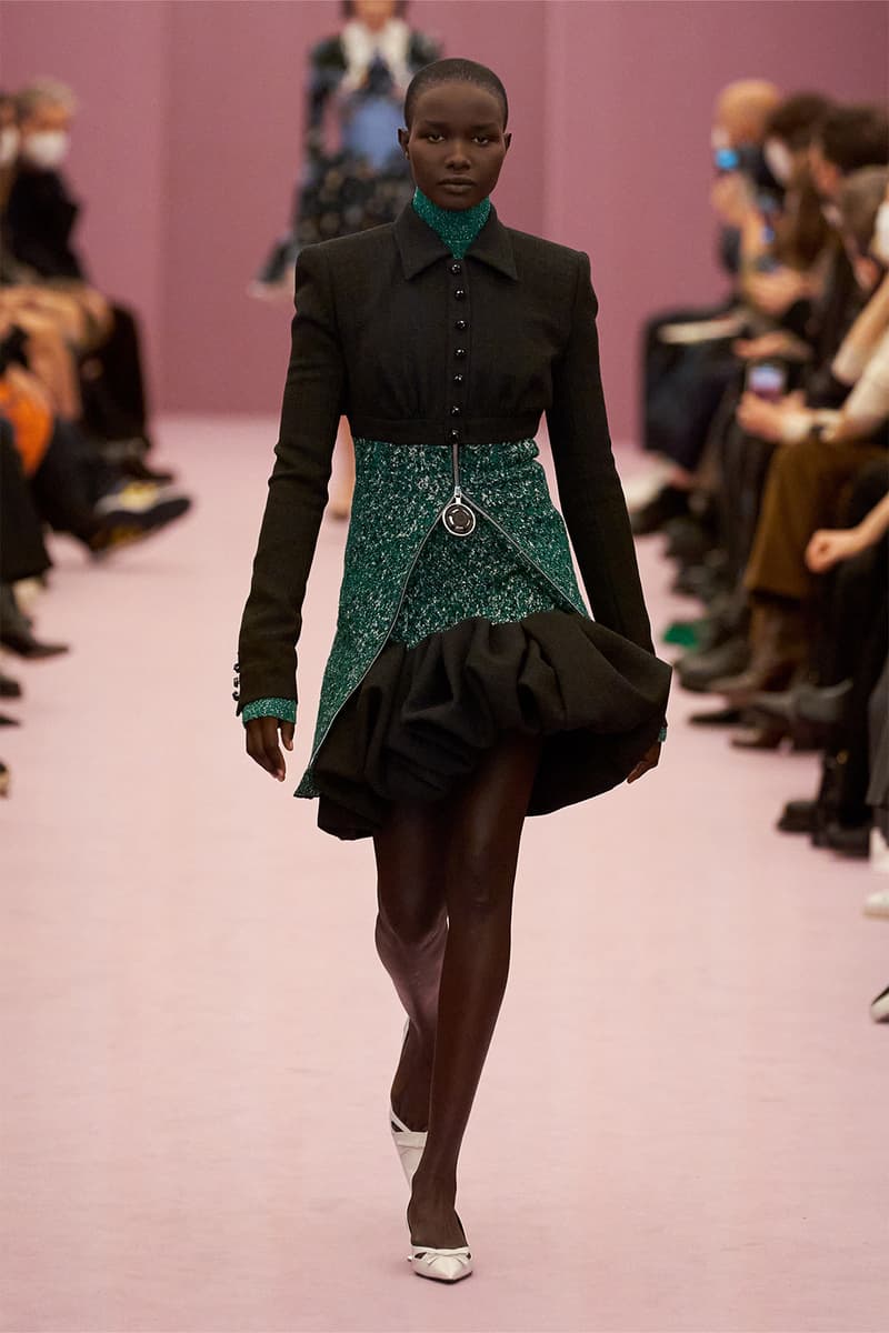 Paco Rabanne Fall 2022 Collection Runway Show Knitwear Dresses Skirts 