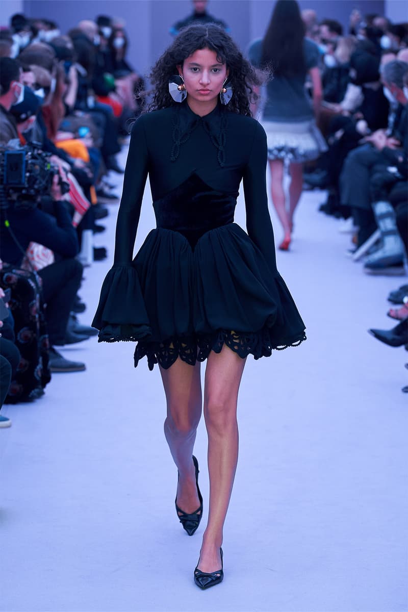 Paco Rabanne Fall 2022 Collection Runway Show Knitwear Dresses Skirts 