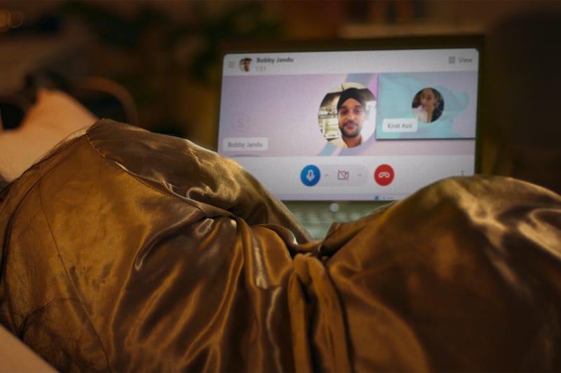 4 Red Flags That Scream "Romance Scam"