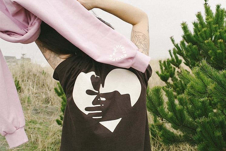 Fresh Cut Flowers Delivers Bouquets and Comfy Hoodies For Valentine’s Day