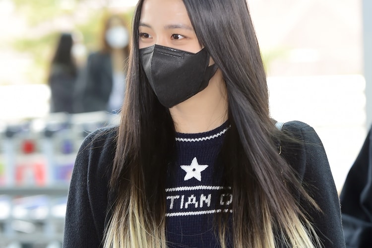 BLACKPINK's Jisoo Debuts Bleach Blonde Dip Dye Hair
