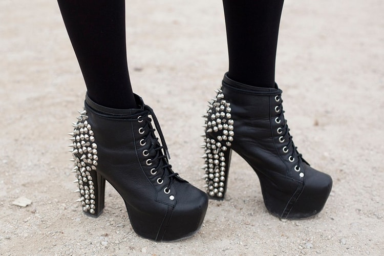 The 2010s "Fashion Blogger" Look Is February's Hottest Fashion Trend