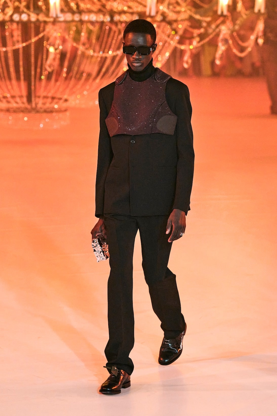Off-White™ Virgil Abloh Tribute Show PFW FW22 Paris Fashion Week Fall Winter Gigi Hadid