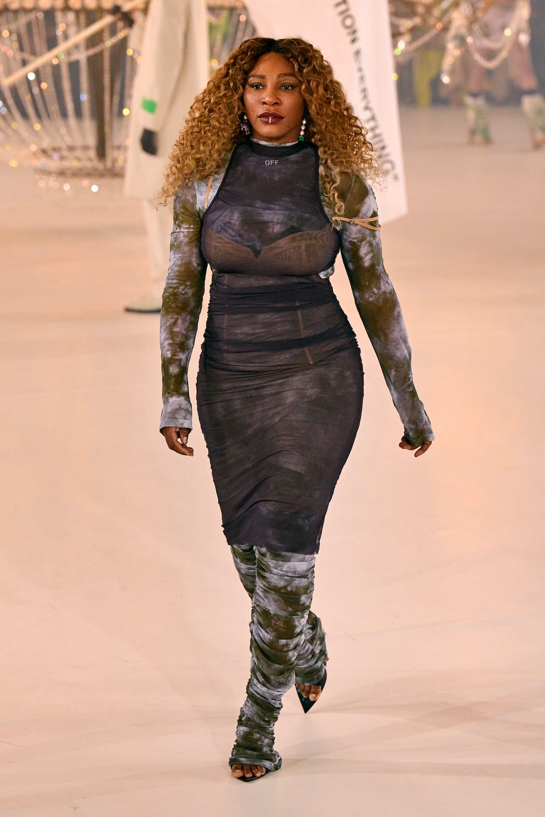 Off-White™ Virgil Abloh Tribute Show PFW FW22 Paris Fashion Week Fall Winter Gigi Hadid