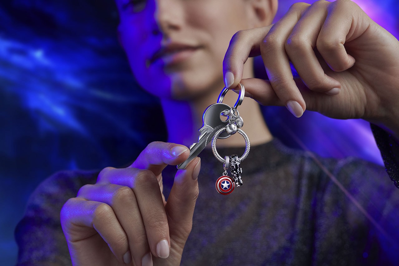 Pandora release marvel avengers jewelry collection silver charm keyring