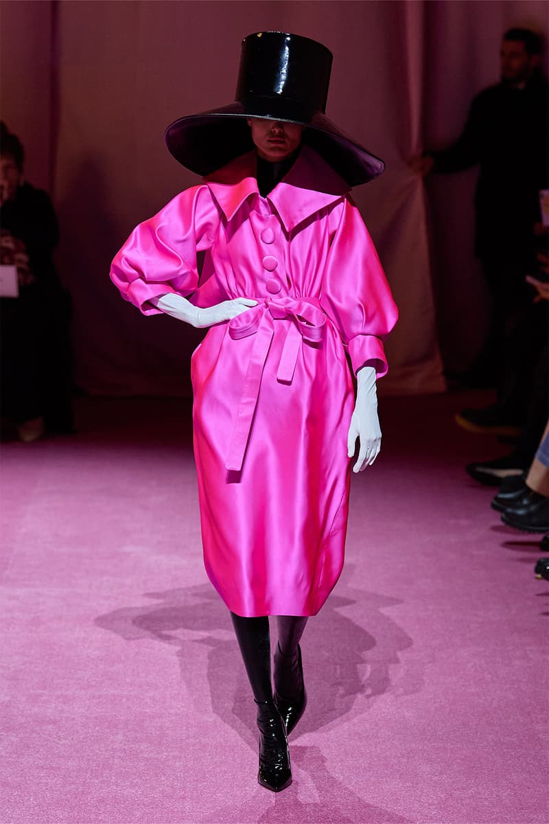 Richard Quinn Fall 2022 Collection London Fashion Week Outerwear Dresses Runway Images