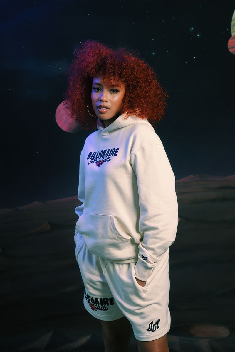 Brave Soul Plus Madlin Czarny T-shirt Women's Month Capsule Collection Graphic hoodies Release