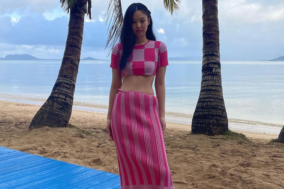 Jennie's Outfit At Jacquemus' Spring 2022 Show Nailed The Maximalist Trend