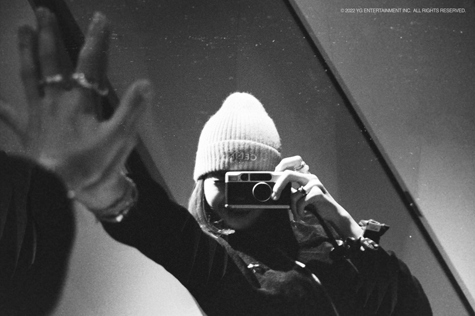 BLACKPINK Lisa Film Photography Camera Mirror