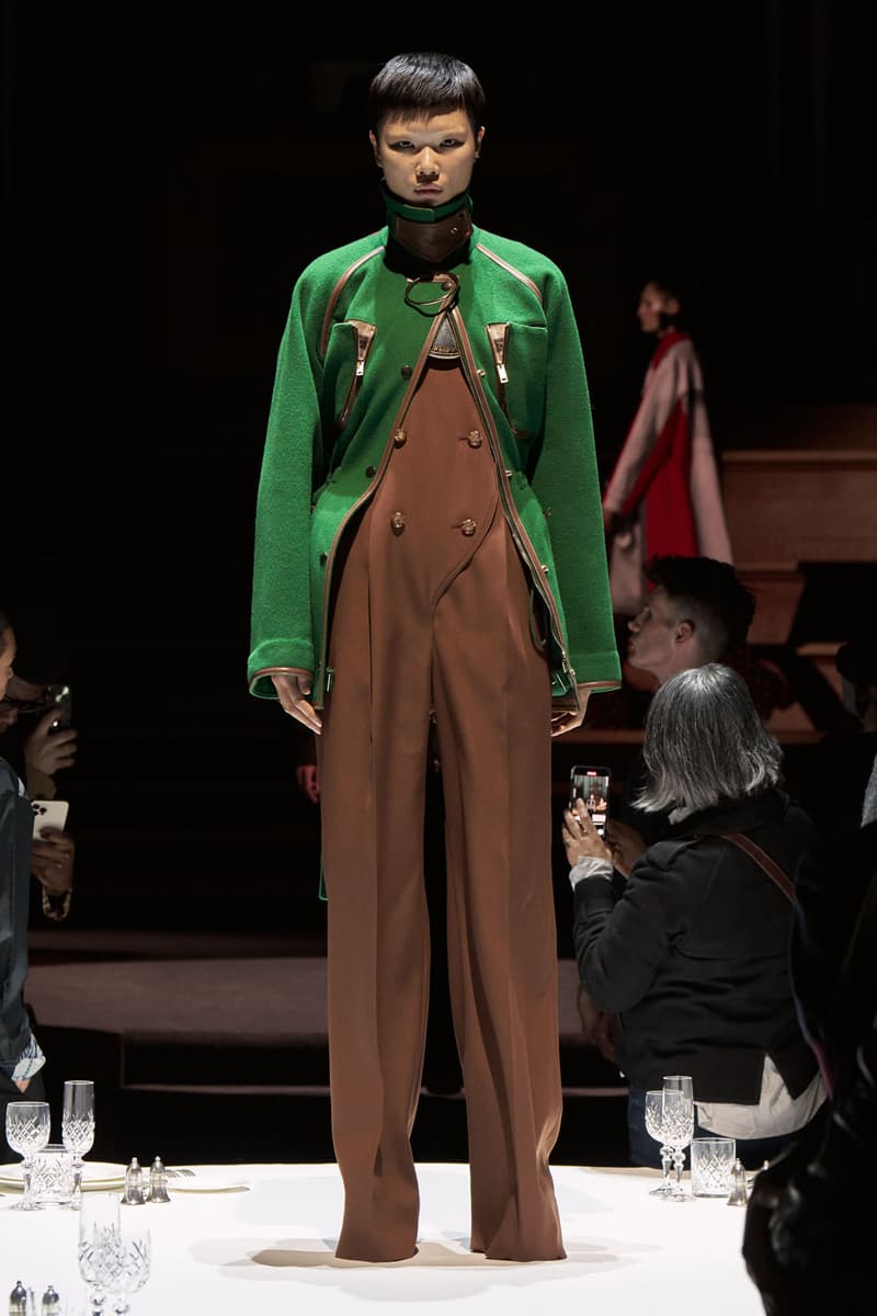 Burberry Fall Winter Collection Runway Show Womenswear Riccardo Tisci Images