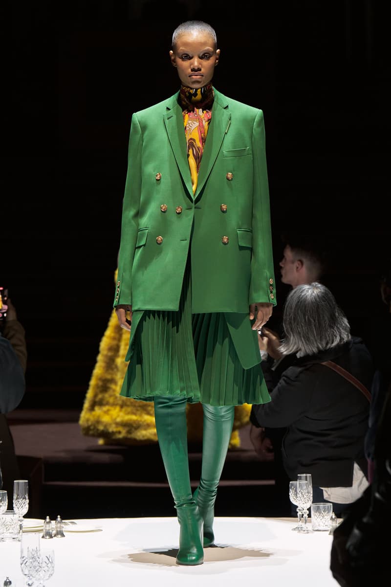 Burberry Fall Winter Collection Runway Show Womenswear Riccardo Tisci Images