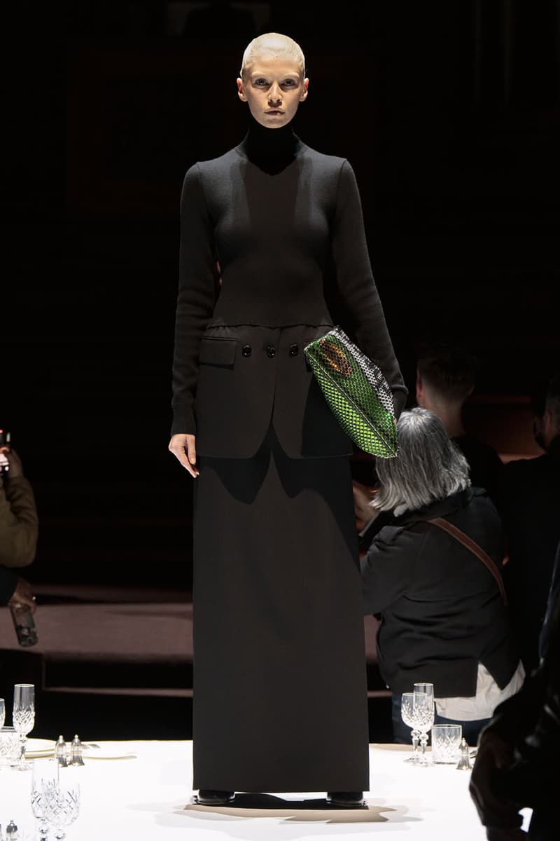 Burberry Fall Winter Collection Runway Show Womenswear Riccardo Tisci Images