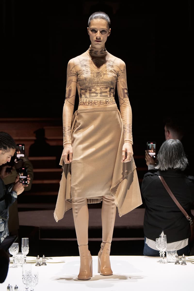 Burberry Fall Winter Collection Runway Show Womenswear Riccardo Tisci Images