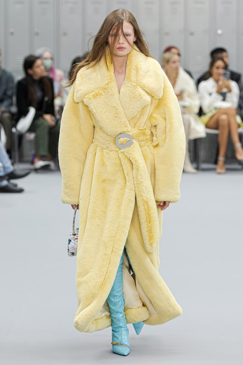 Coperni FW22 Runway Show Paris Fashion Week Gigi Hadid