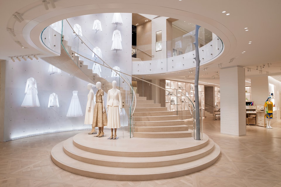 Reopening of the Louis Vuitton Montaigne boutique - en - Say Who